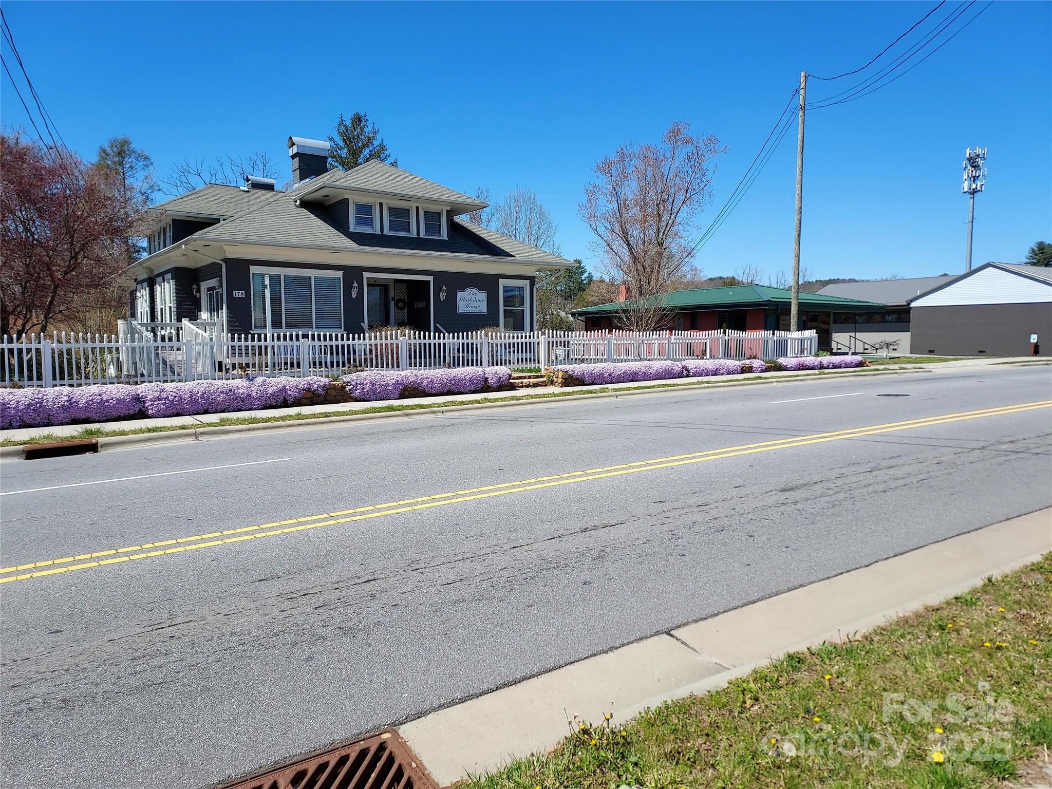 178 S Caldwell Street — photo