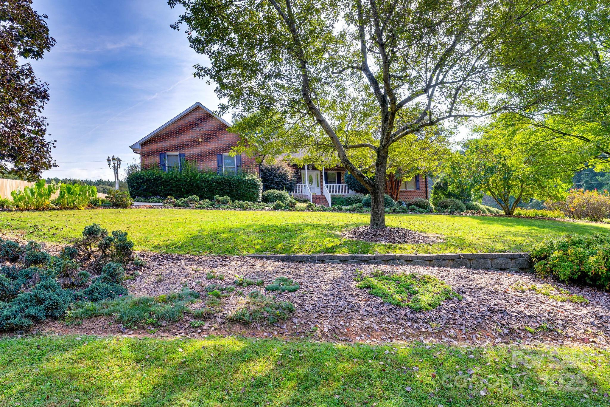 3132 Fox Den Circle — photo