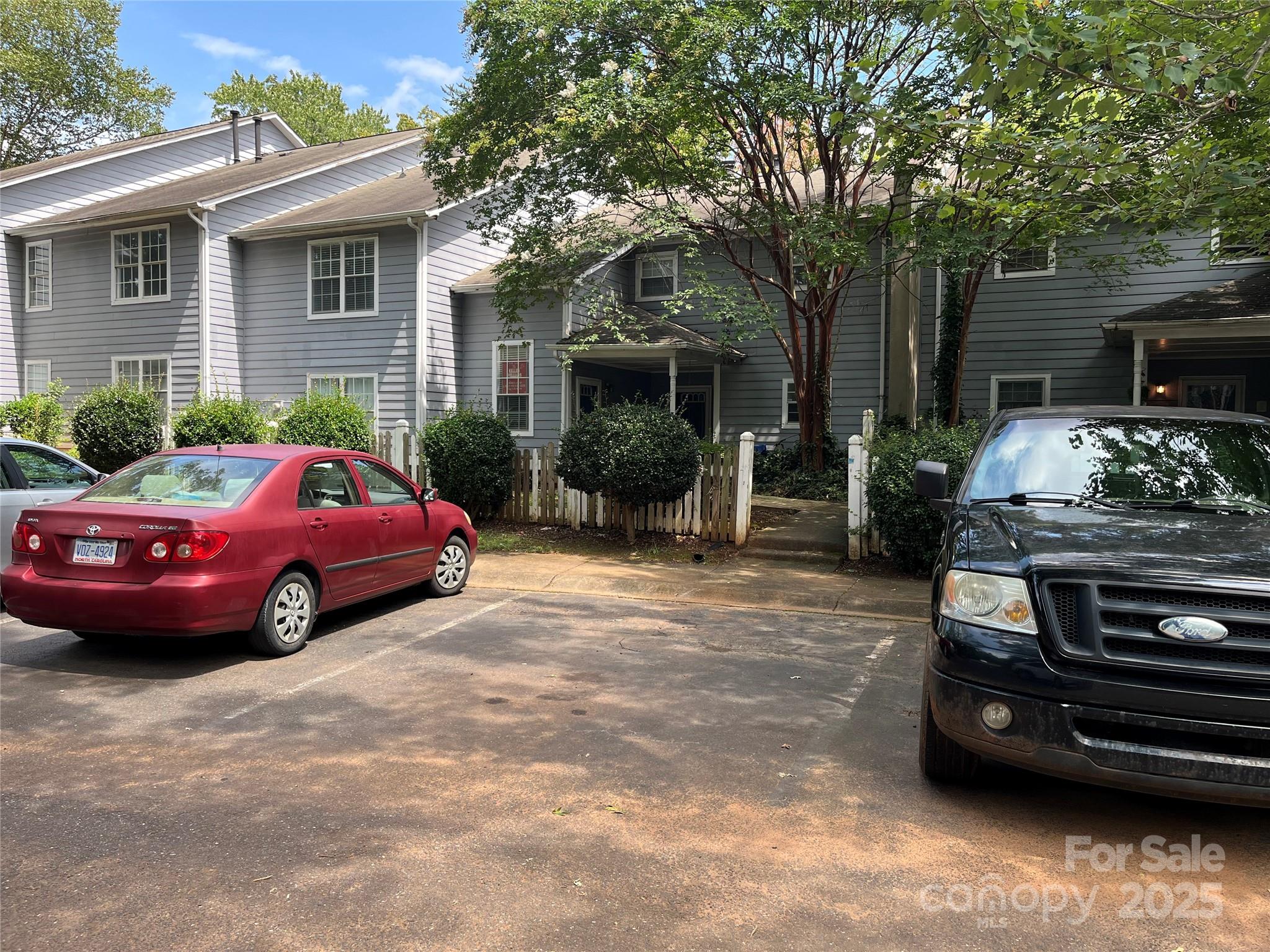 6011 Treetop Court — photo