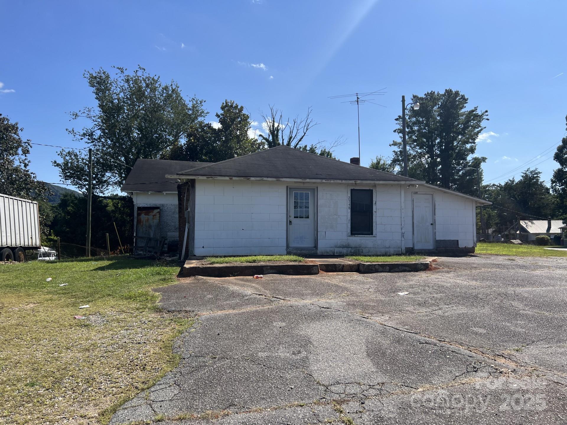 2748 US 70 Highway E — photo