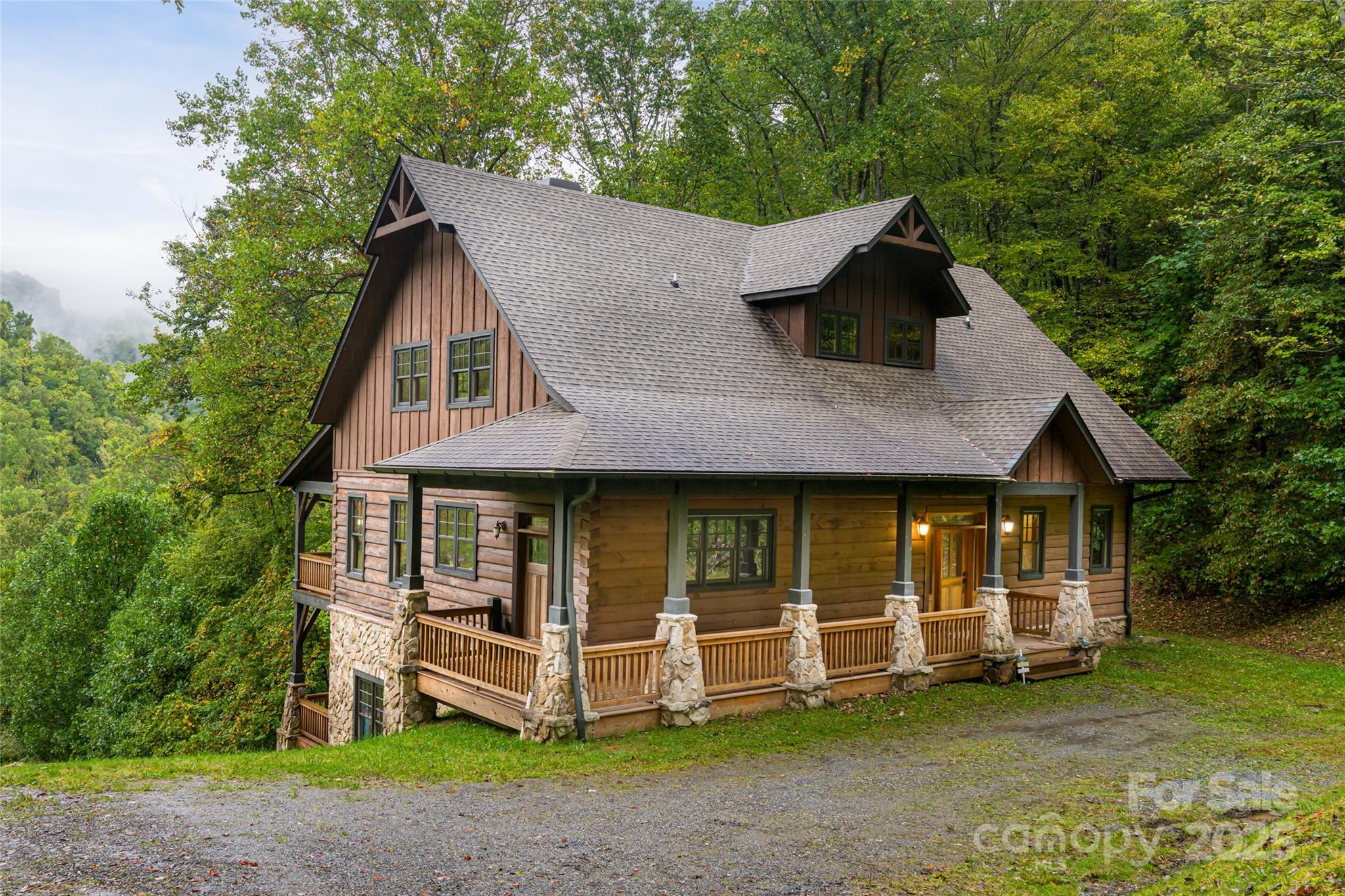 635 Whisper Mountain Drive — photo