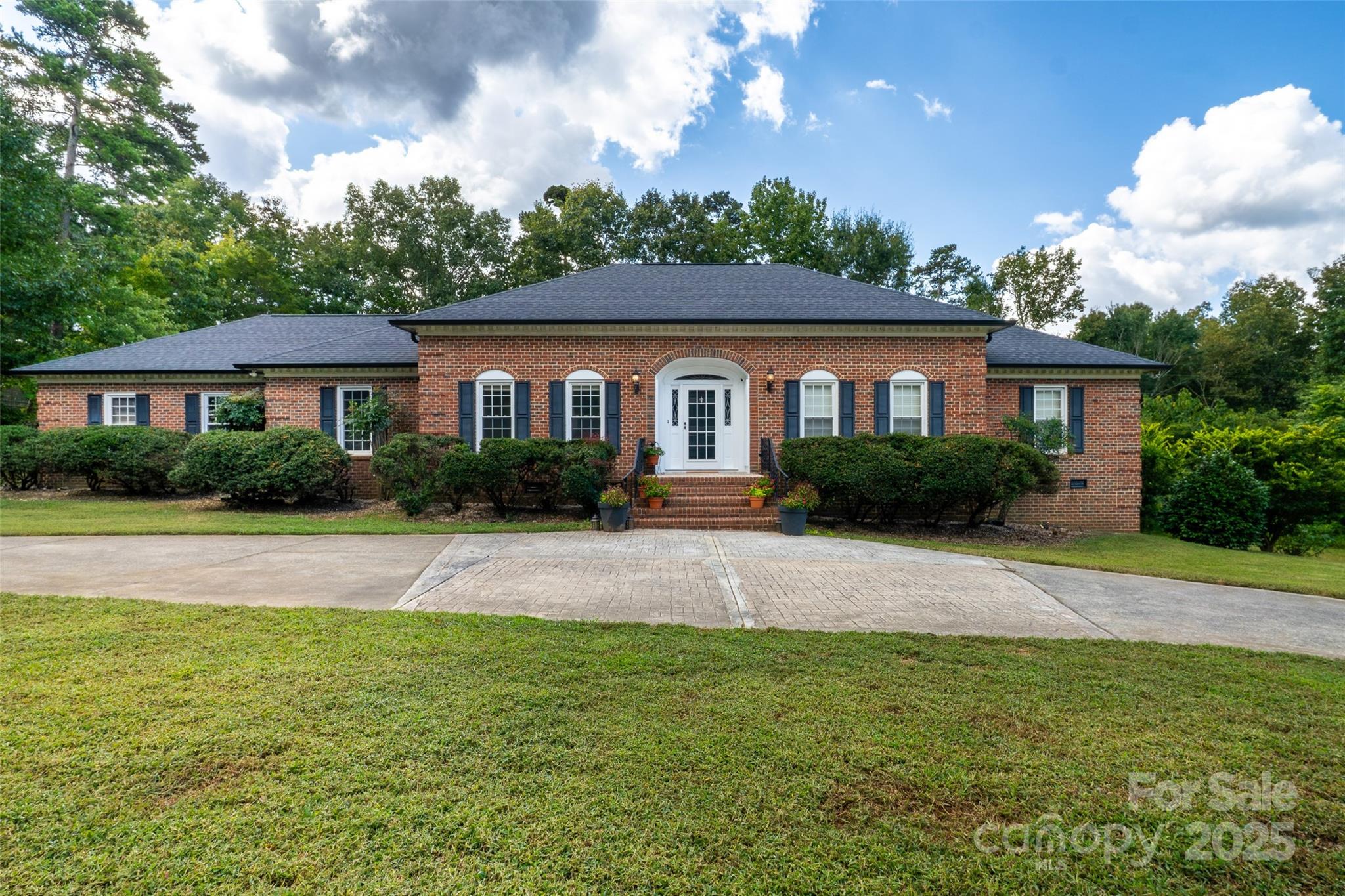 124 Windsor Greene Drive — photo