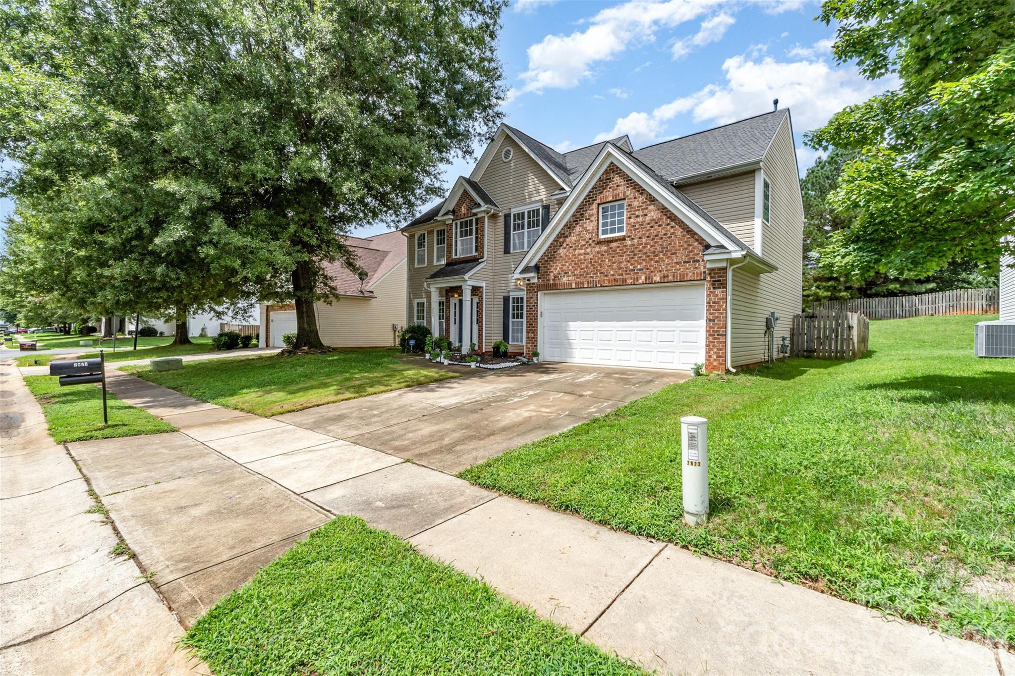 2823 Oakdale Pasture Drive — photo