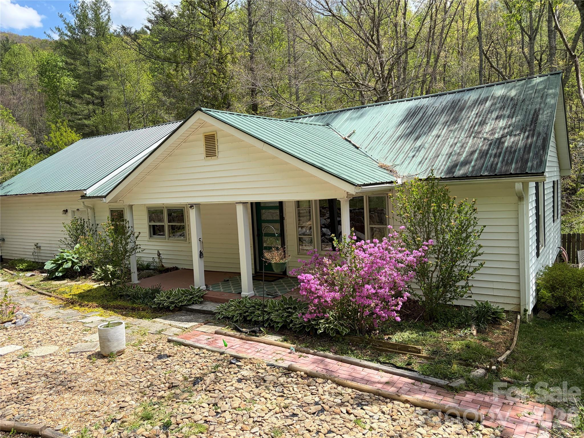 524 Clear Creek Road — photo