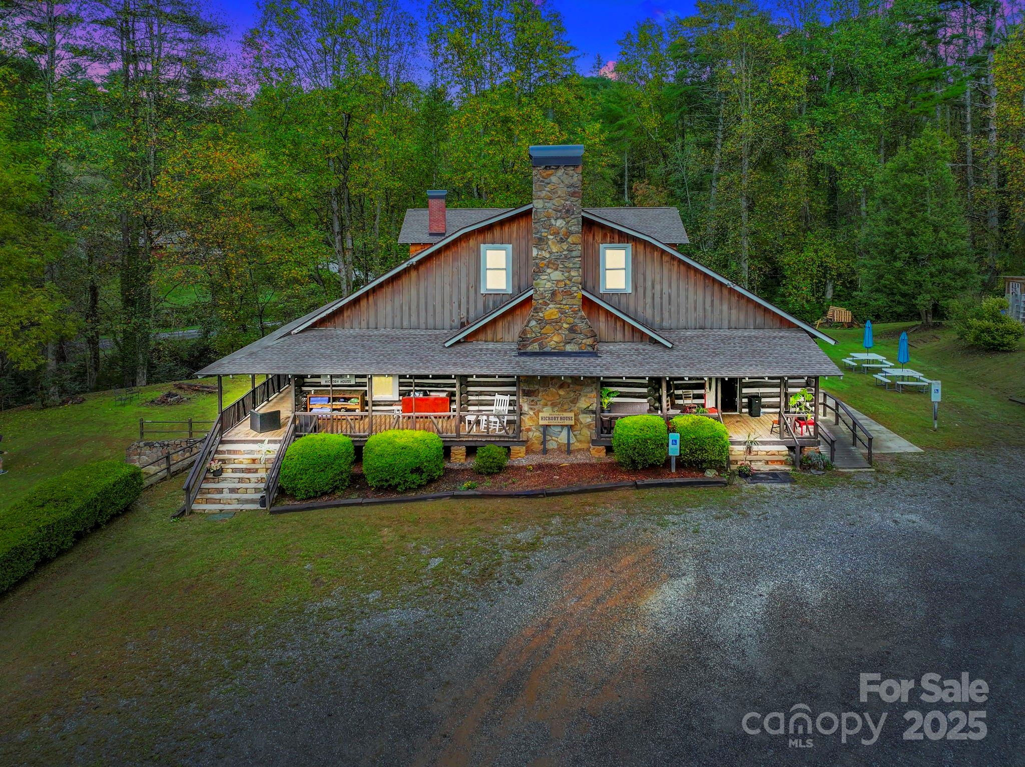 1196 N Country Club Road — photo