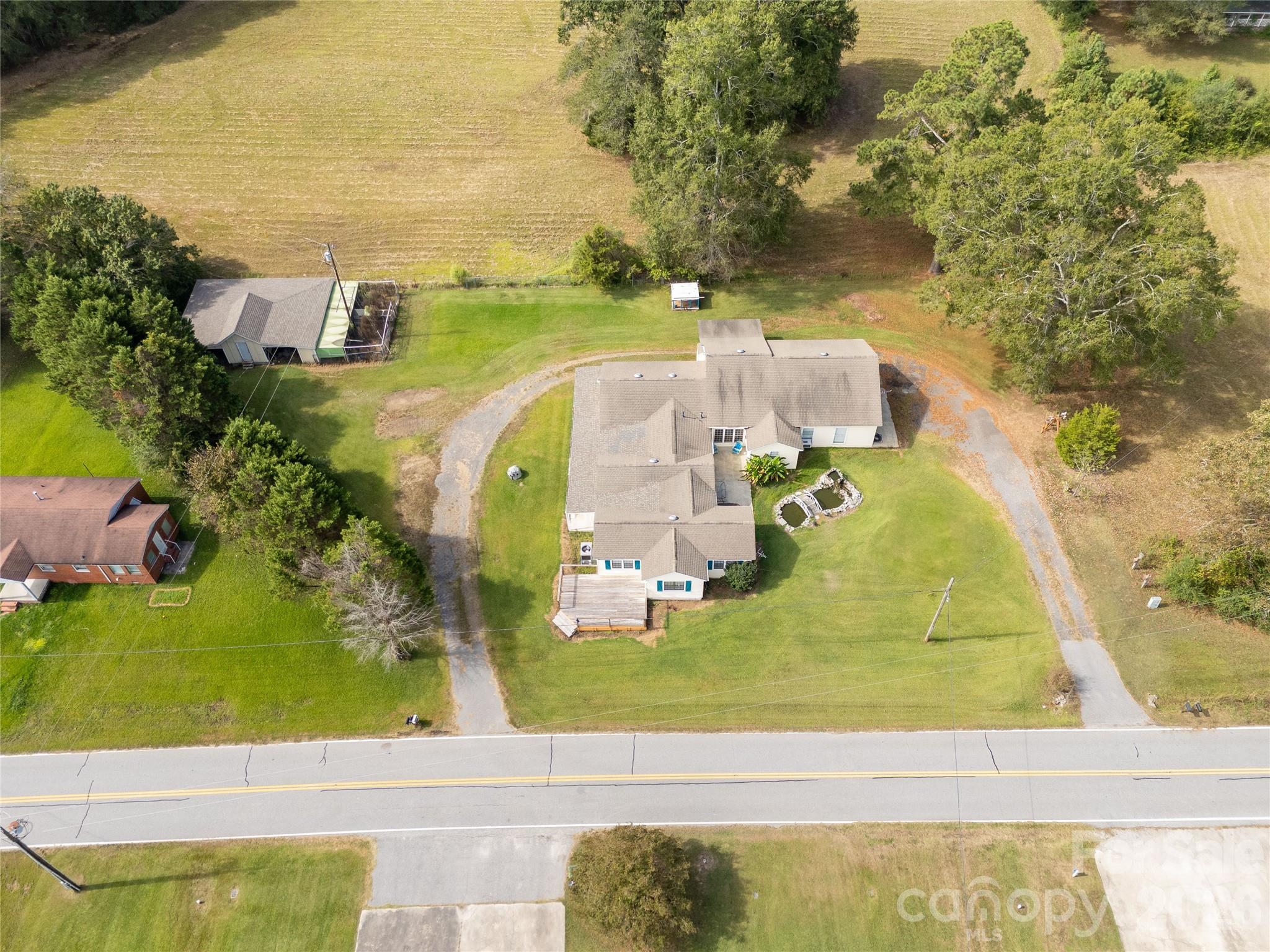 2538 Old Camden Highway — photo