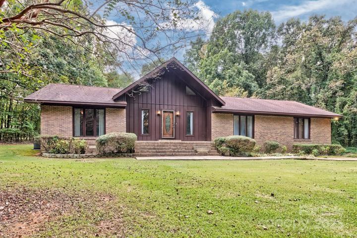 3966 Red Doc Road — photo