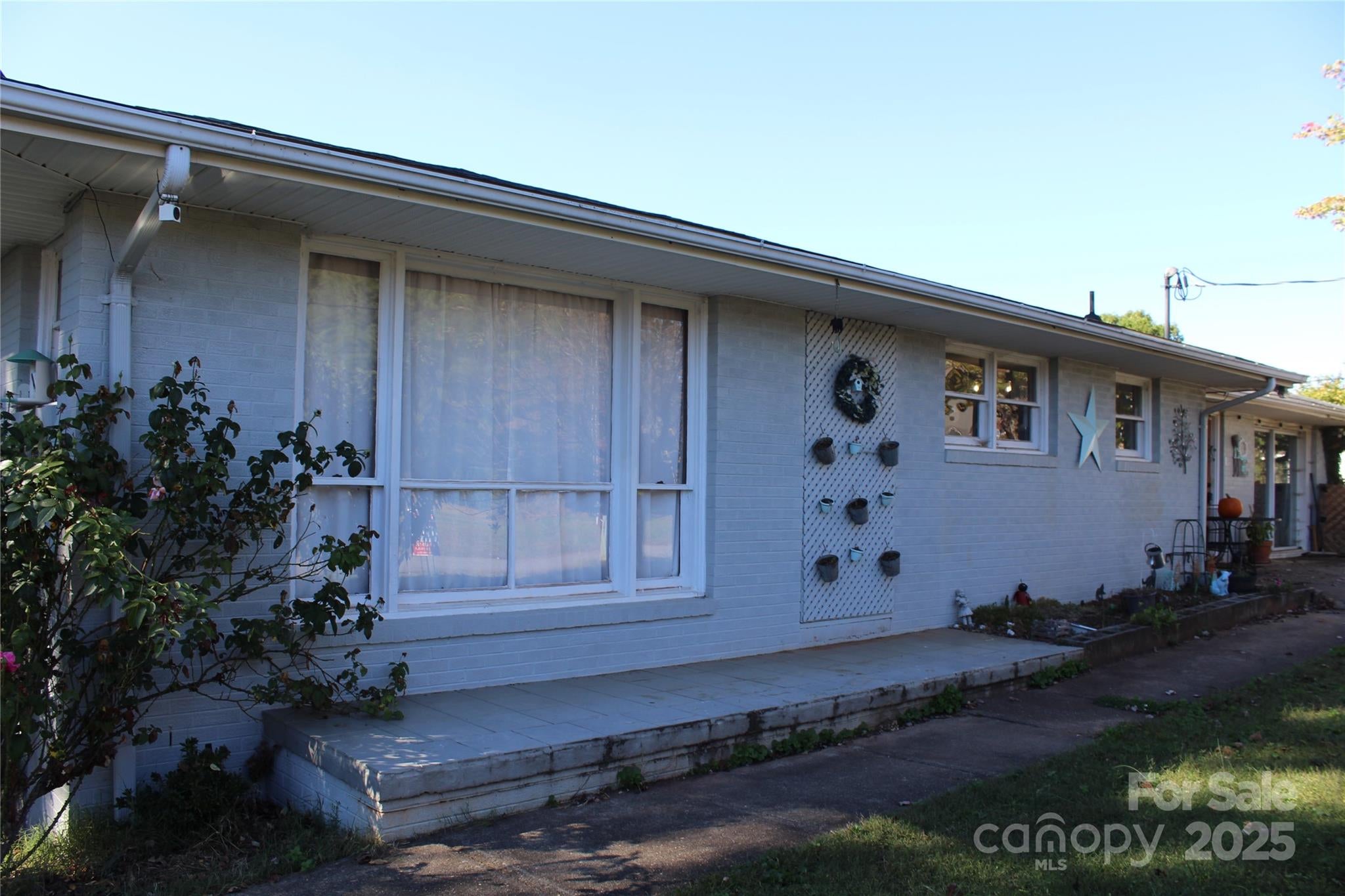 107 N Matthews Street — photo
