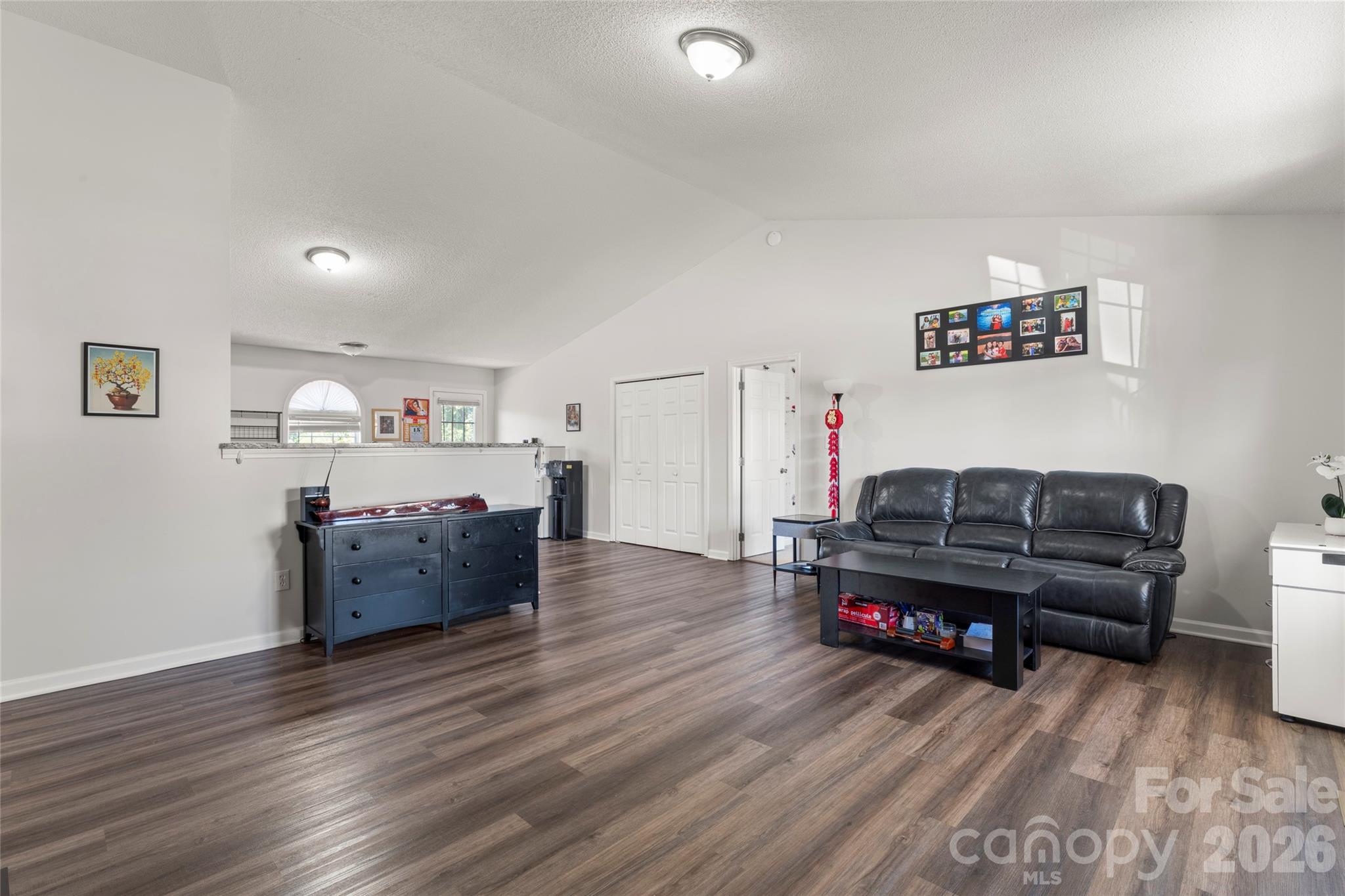 1009 Braxton Drive — photo