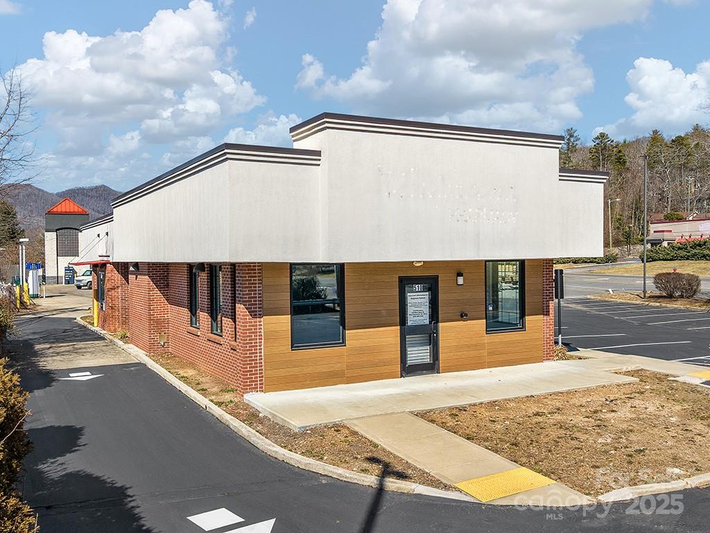 510 Nc 9 Highway — photo