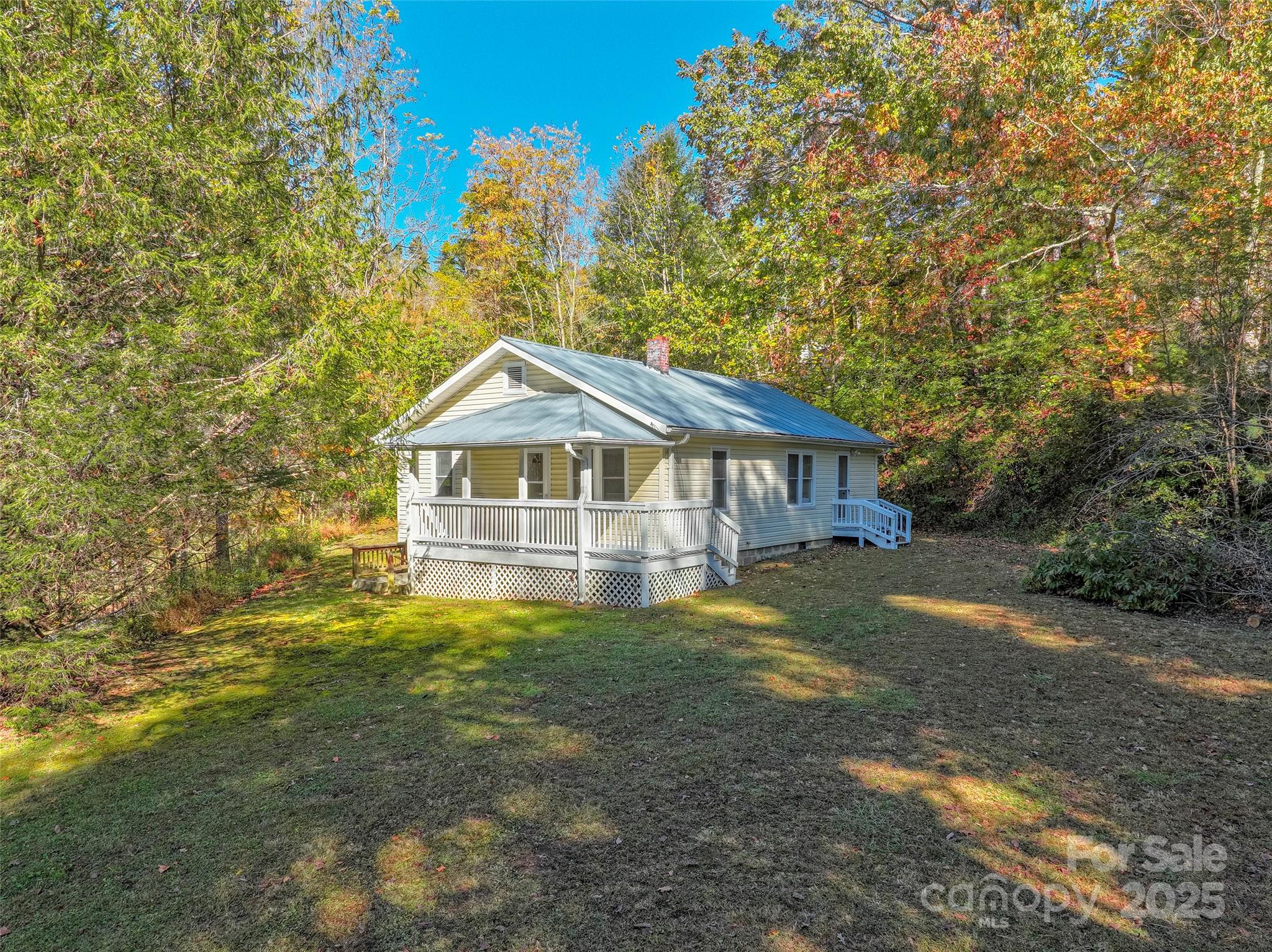 96 Thompson Road — photo