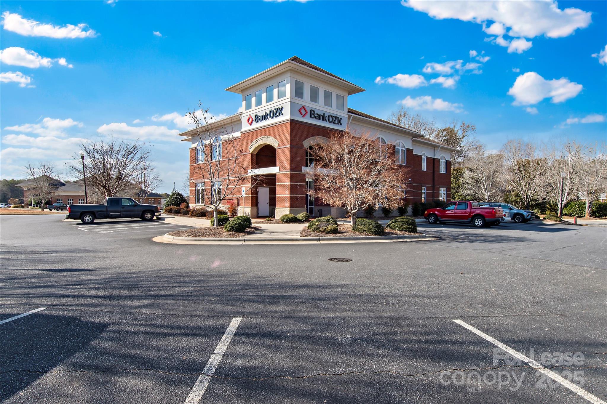 135 Boxwood Drive Upstairs Offices — photo
