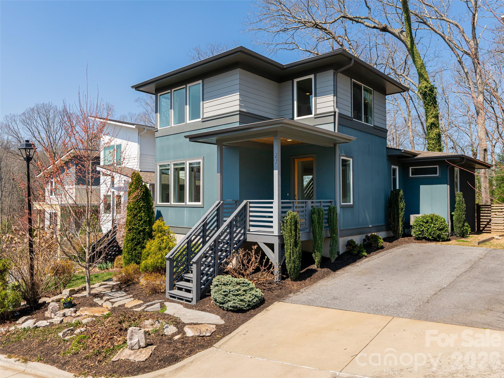 27 Mauricet Lane — photo