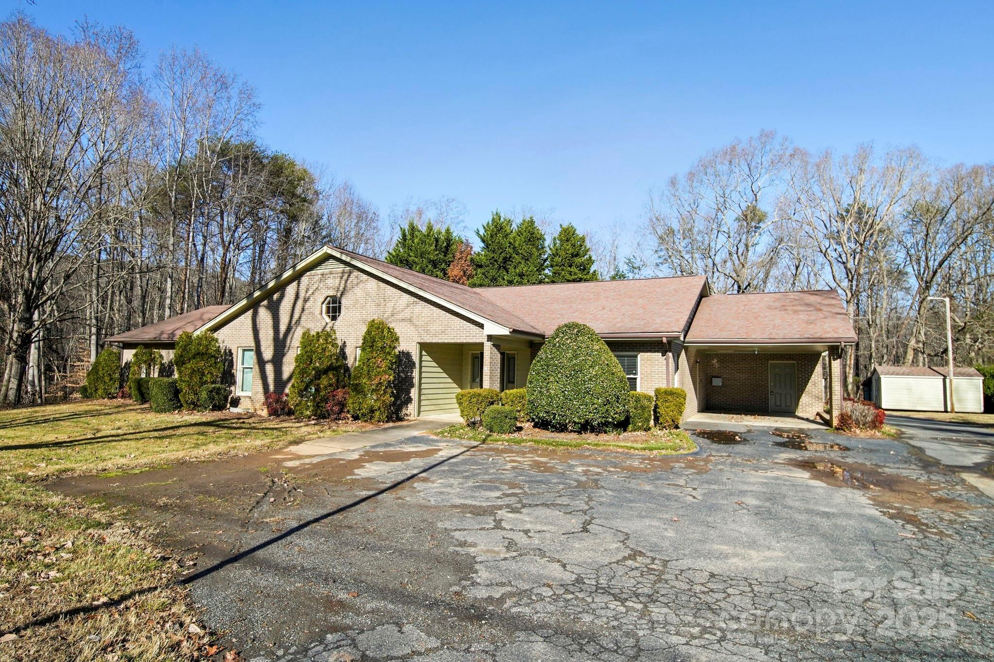 1015 Elizabeth Drive — photo