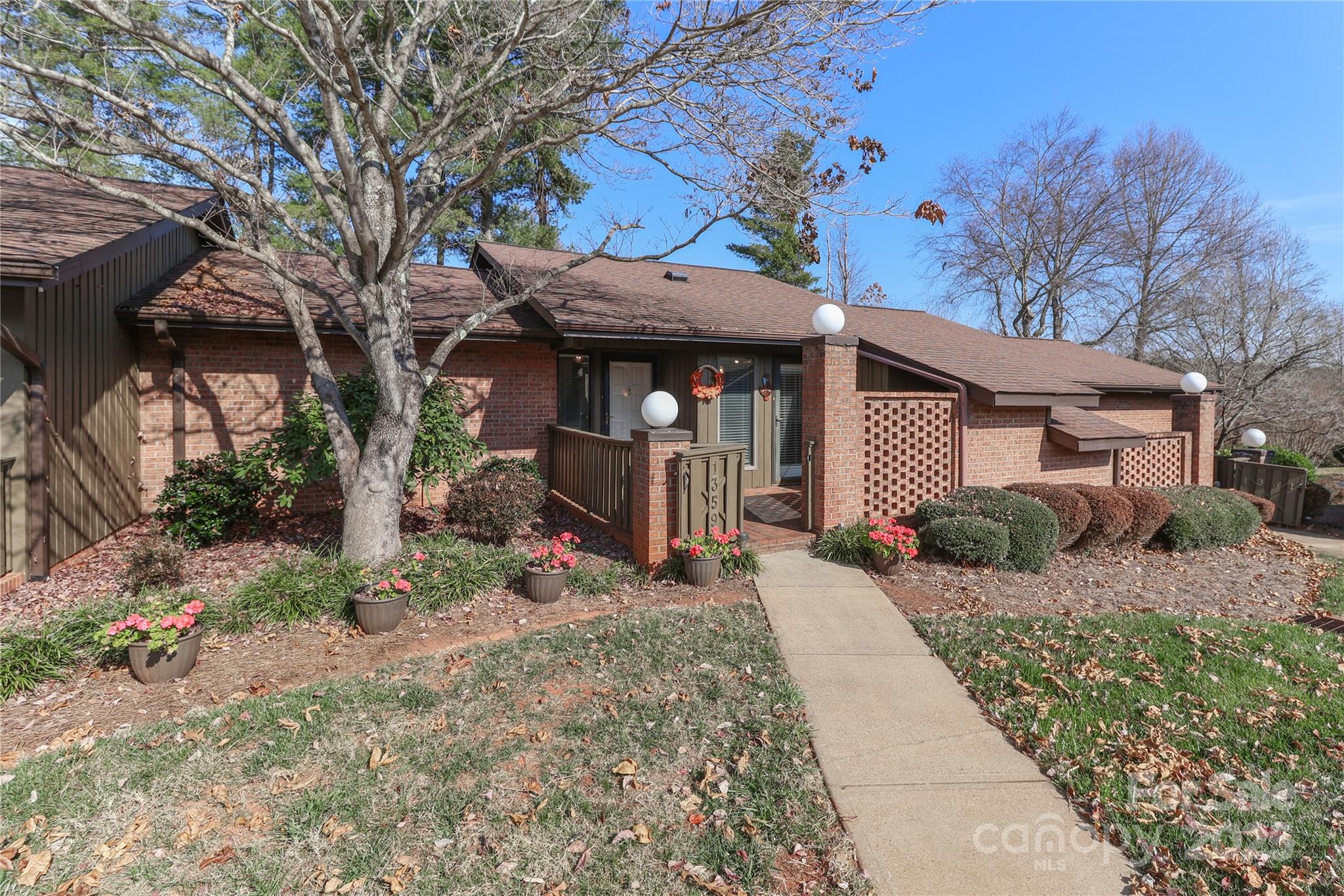 1359 Radio Road — photo