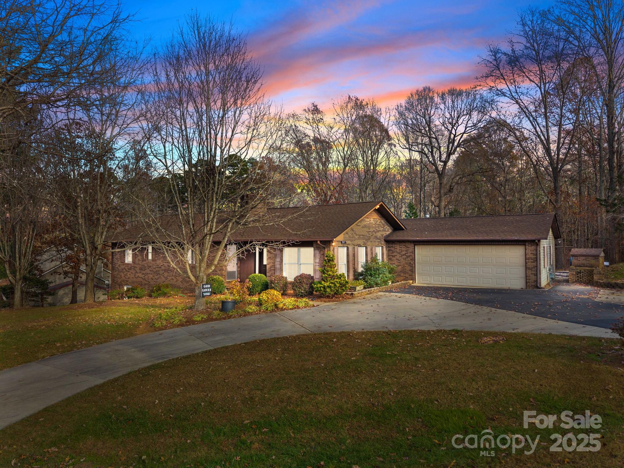7465 Jones Road — photo