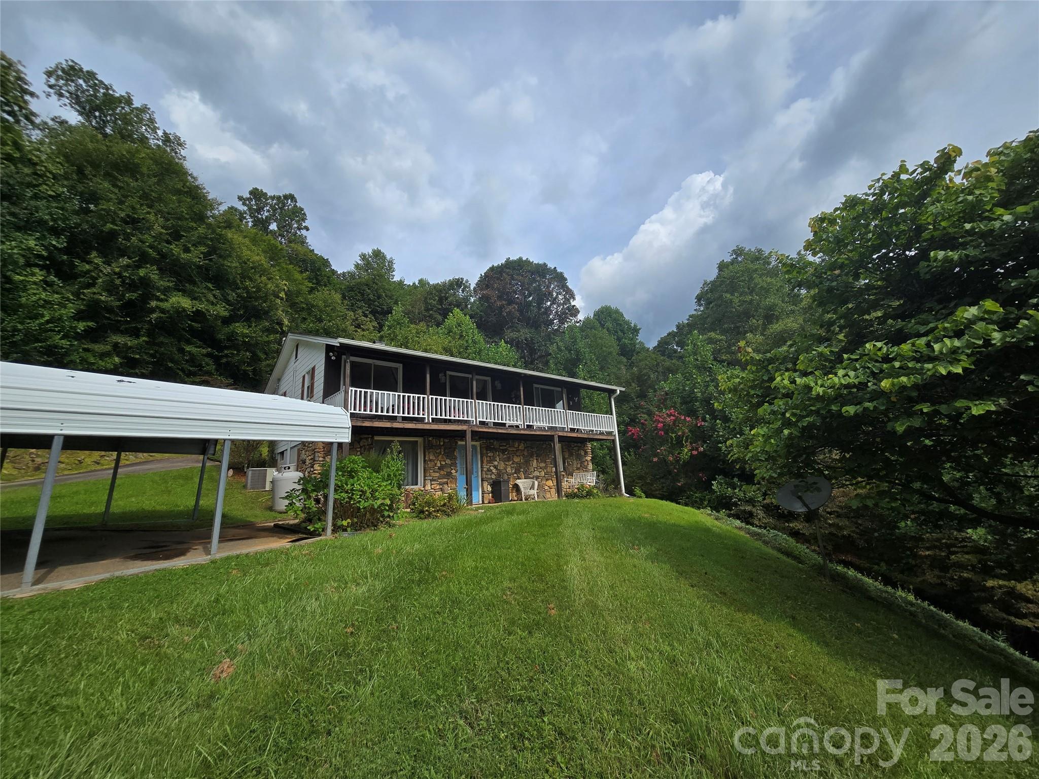 707 Lickskillet Road — photo