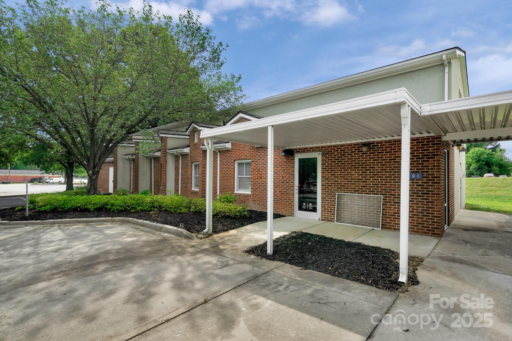 1201 Colonial Commons Court — photo
