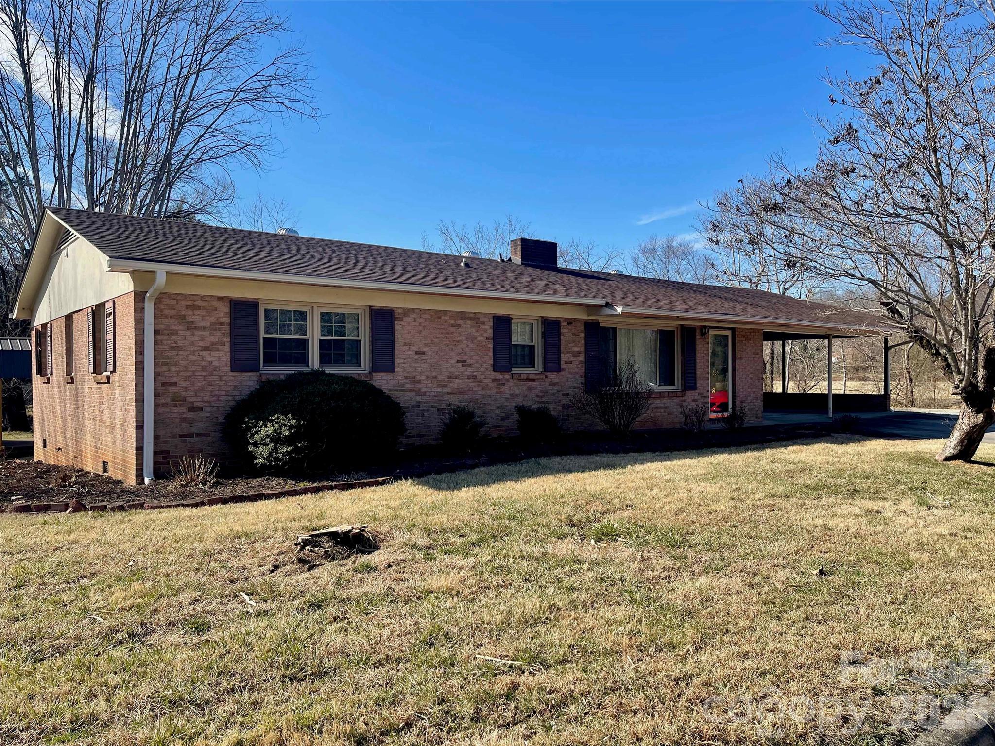 635 Powell Road NE — photo