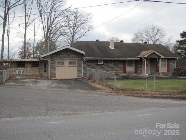 1103 E Main Street E — photo