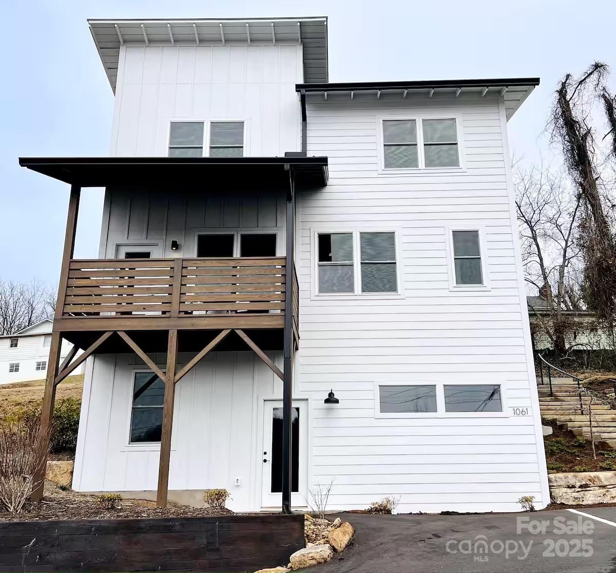 1061 Riverside Drive — photo