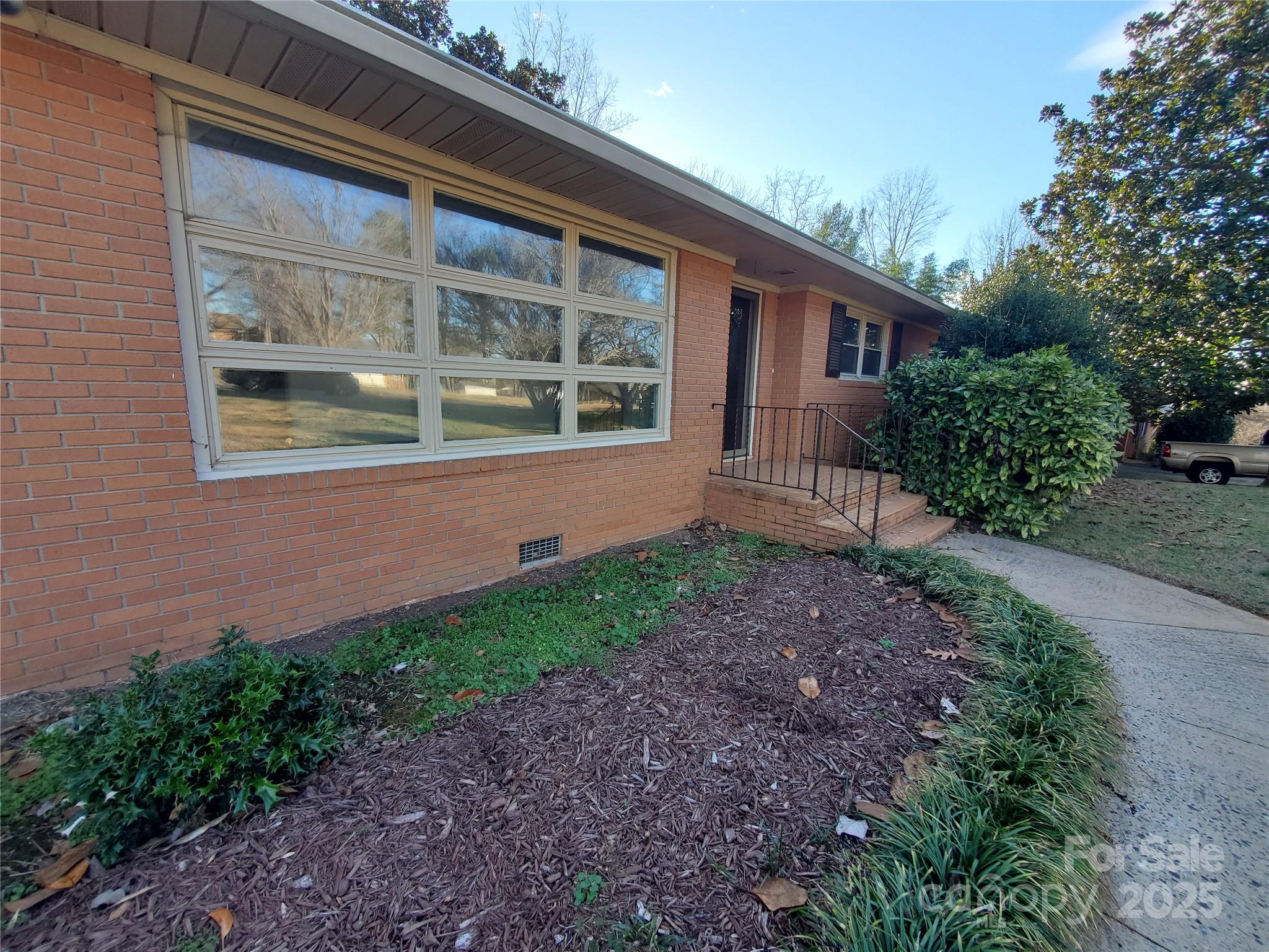 1303 Hunt Street — photo