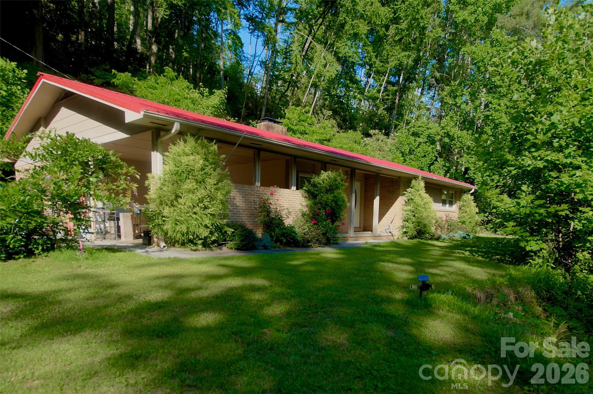 583 Deer Park Lake Road — photo
