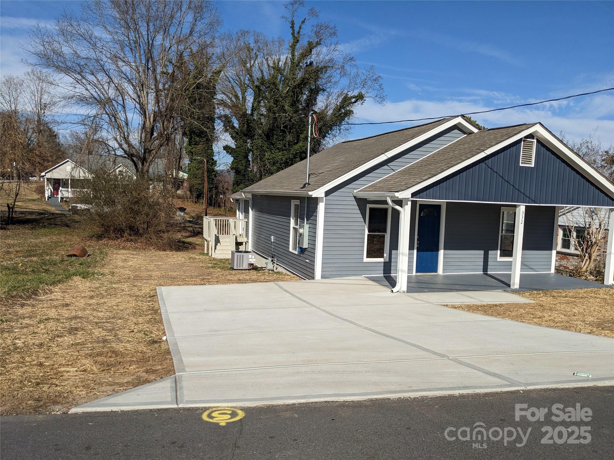 332 Arlington Circle NW — photo
