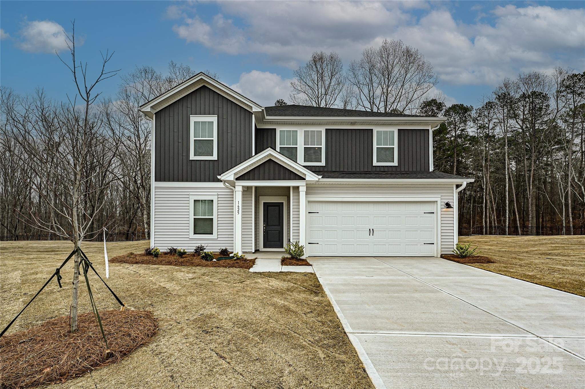 2101 Sunflower Circle — photo