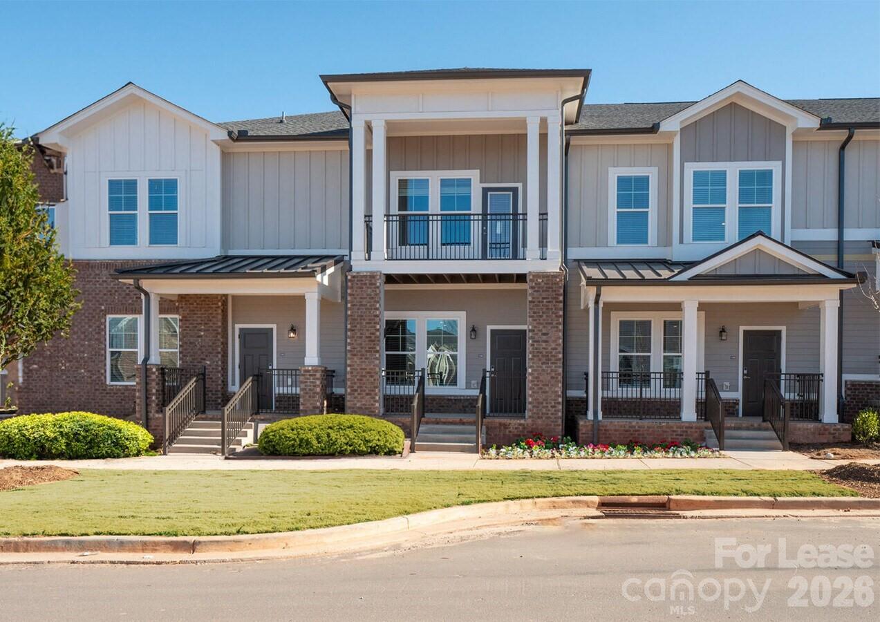 1241 Columbia Circle Th-B4 — photo