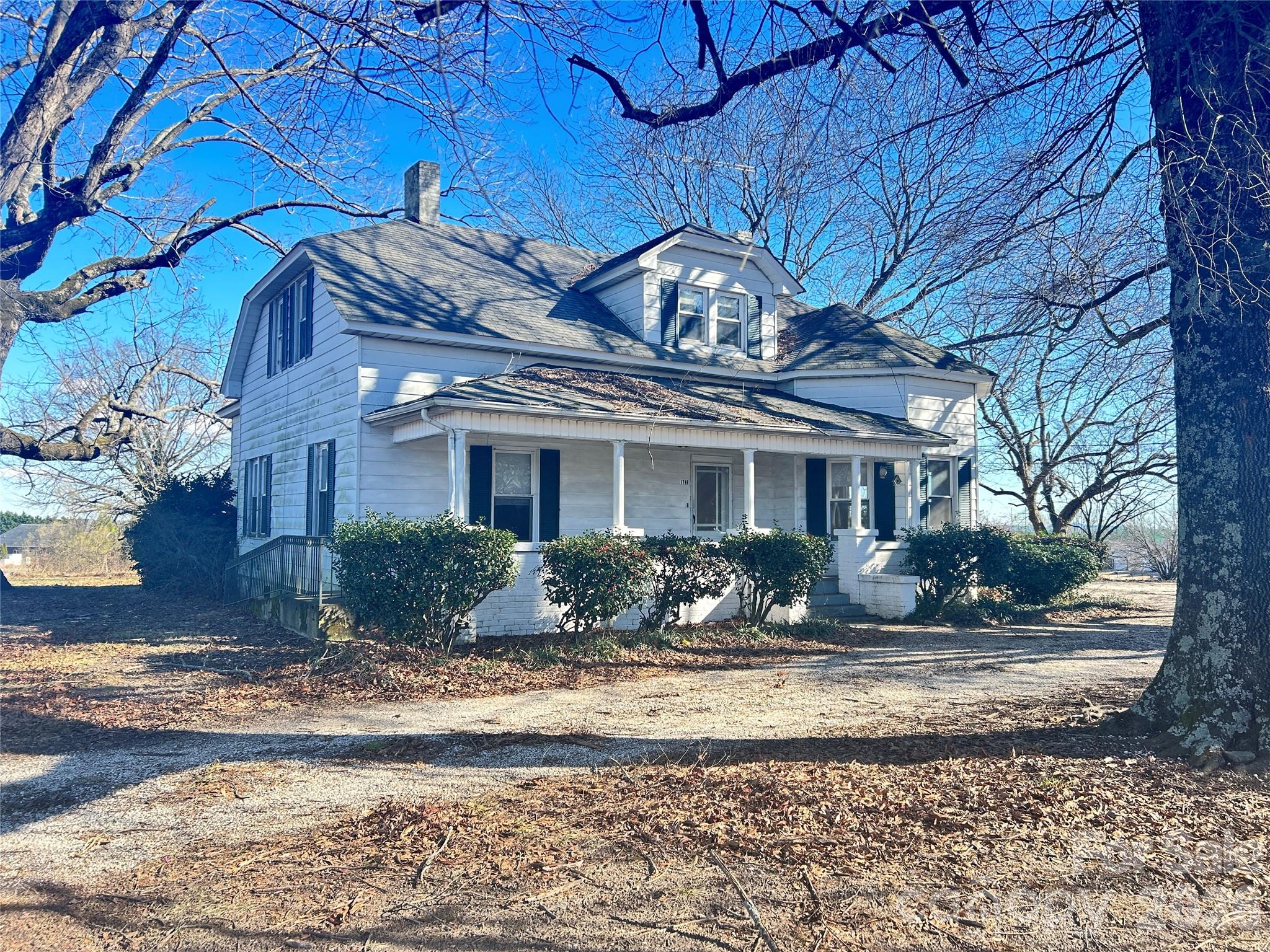 1746 N Post Road — photo