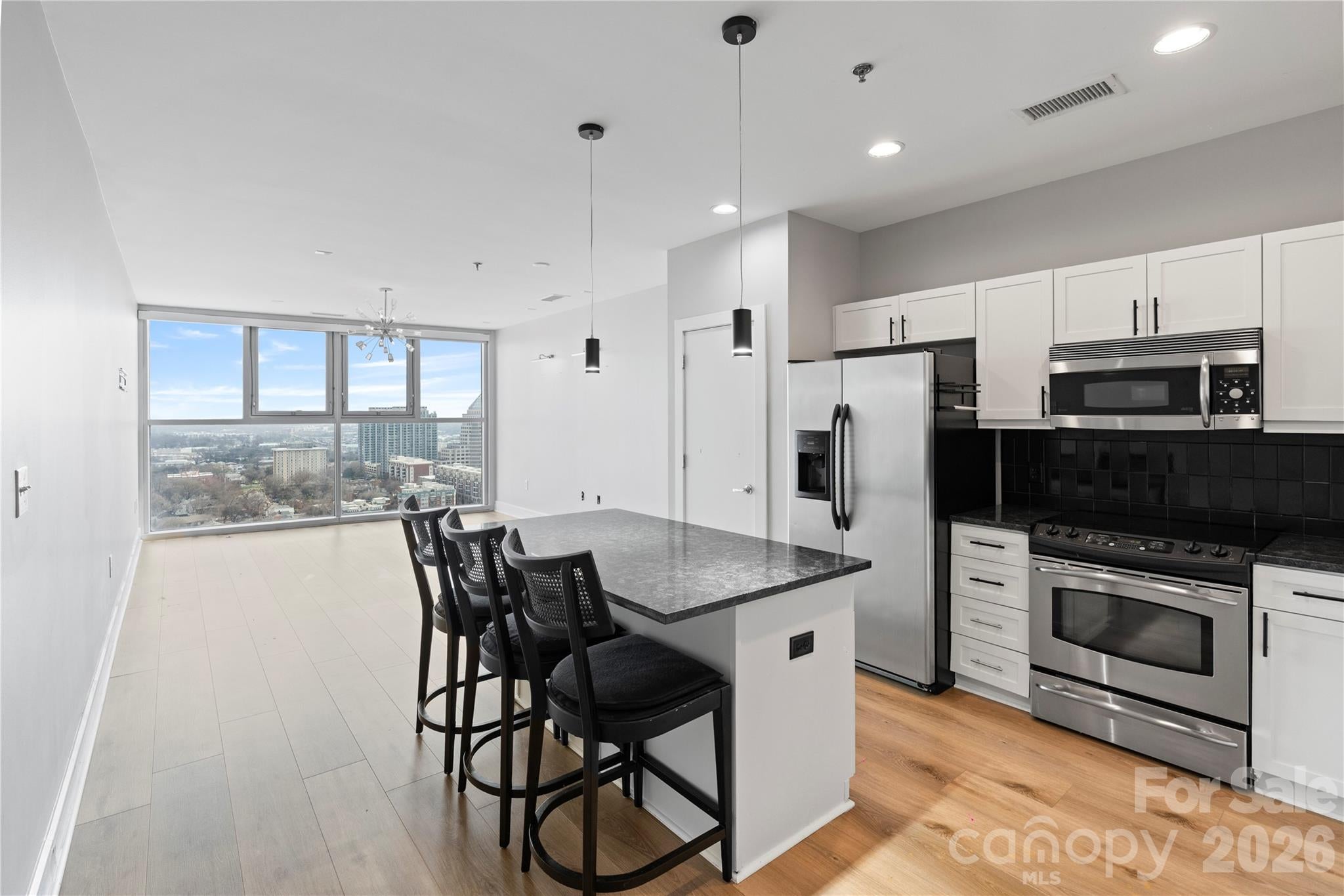 333 W Trade Street 2103 — photo