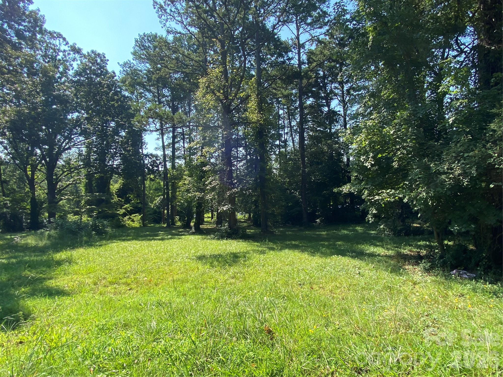 2 Wood Avenue — photo