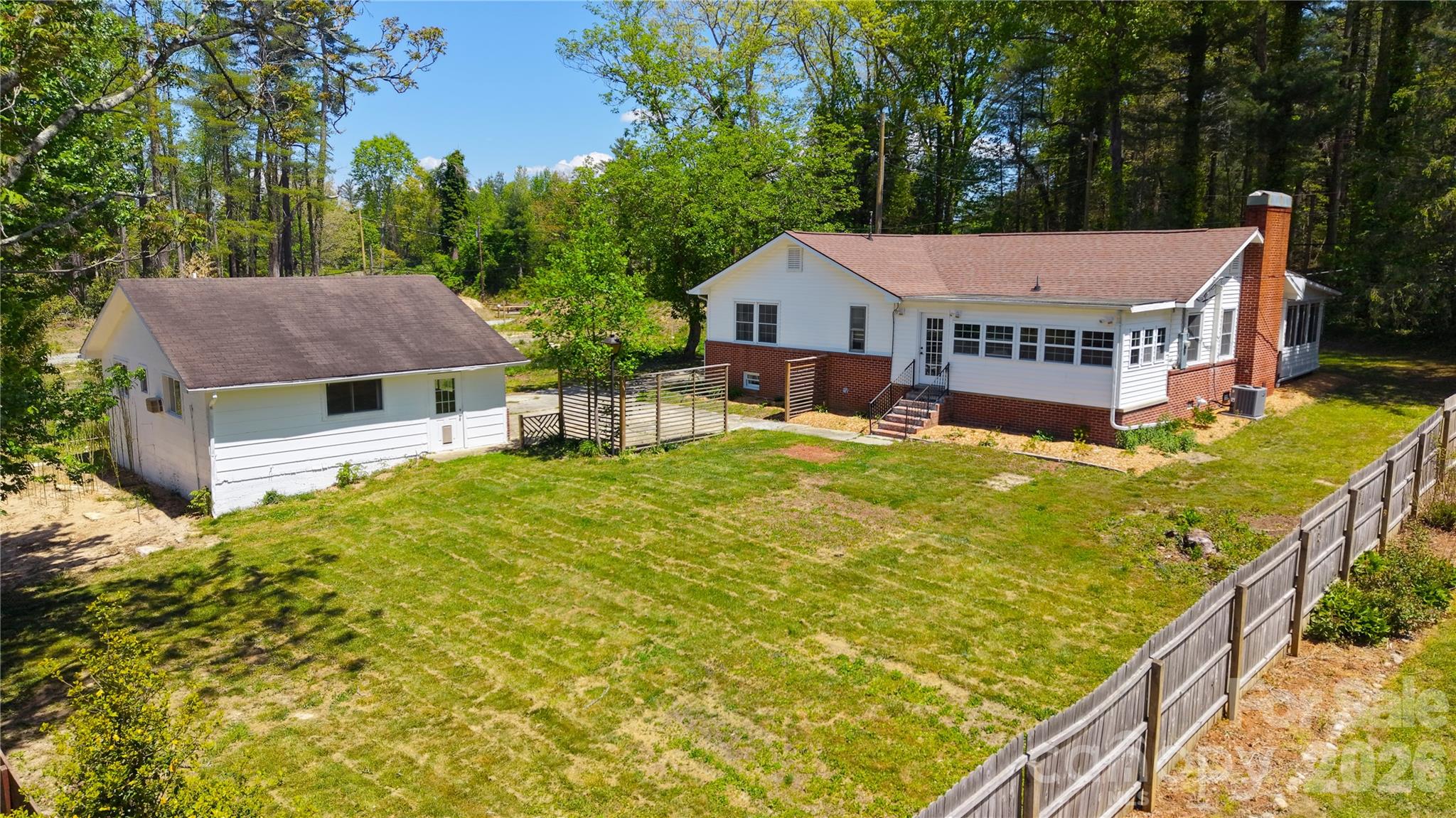 1627 Greenville Highway — photo