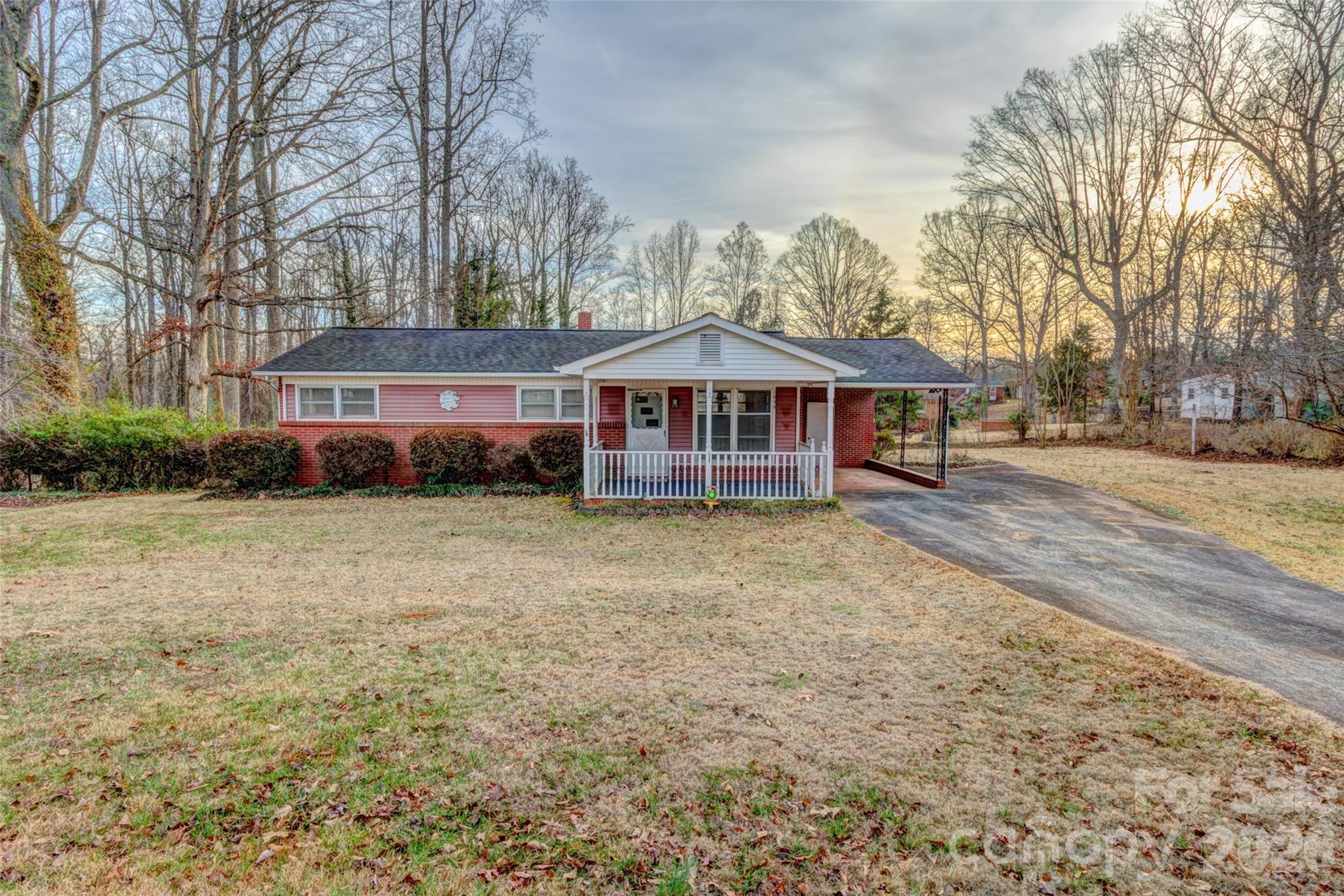 1040 Allison Drive — photo