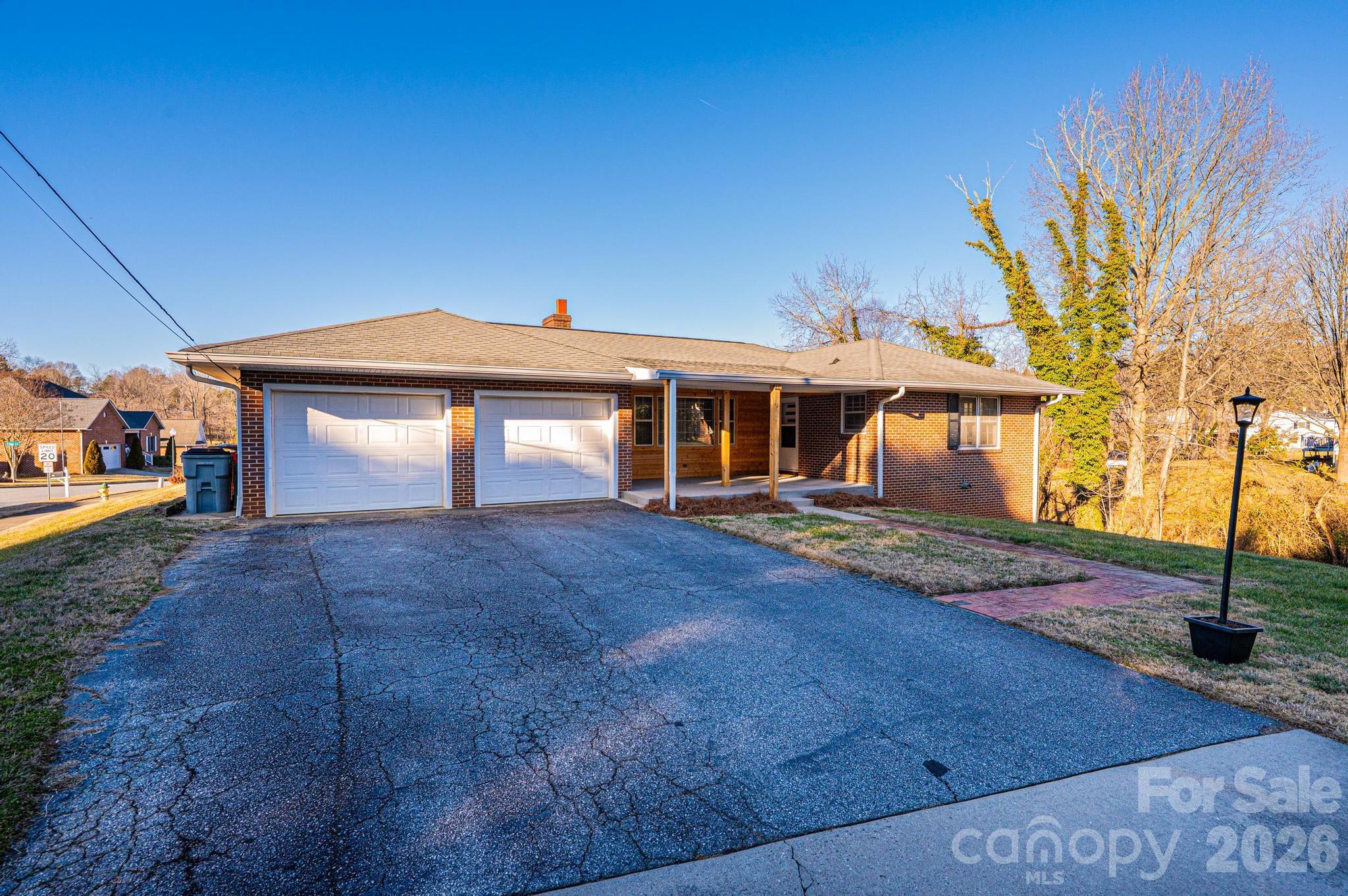 620 Diamondhead Drive NE — photo