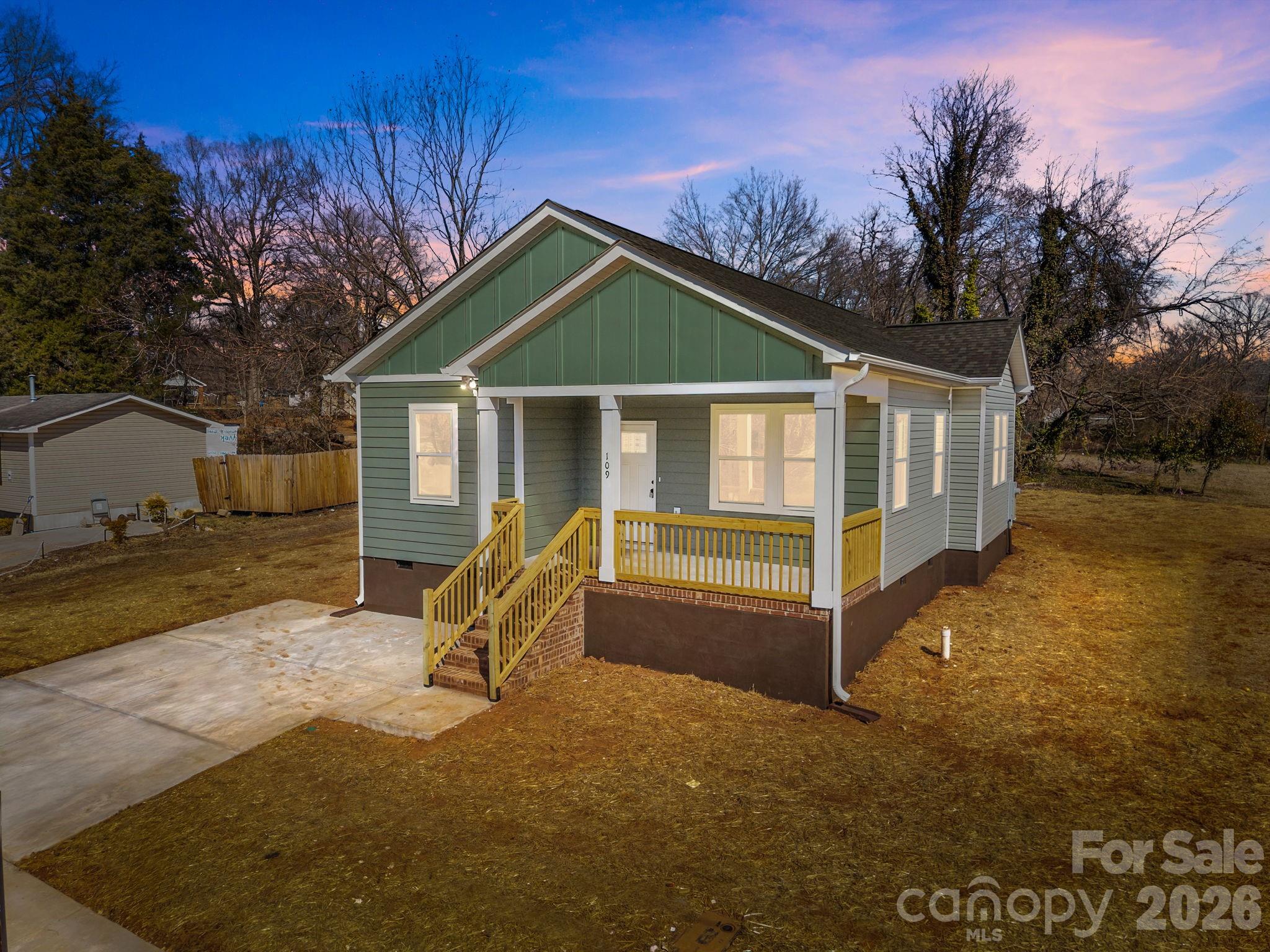 109 E Earnhardt Street — photo