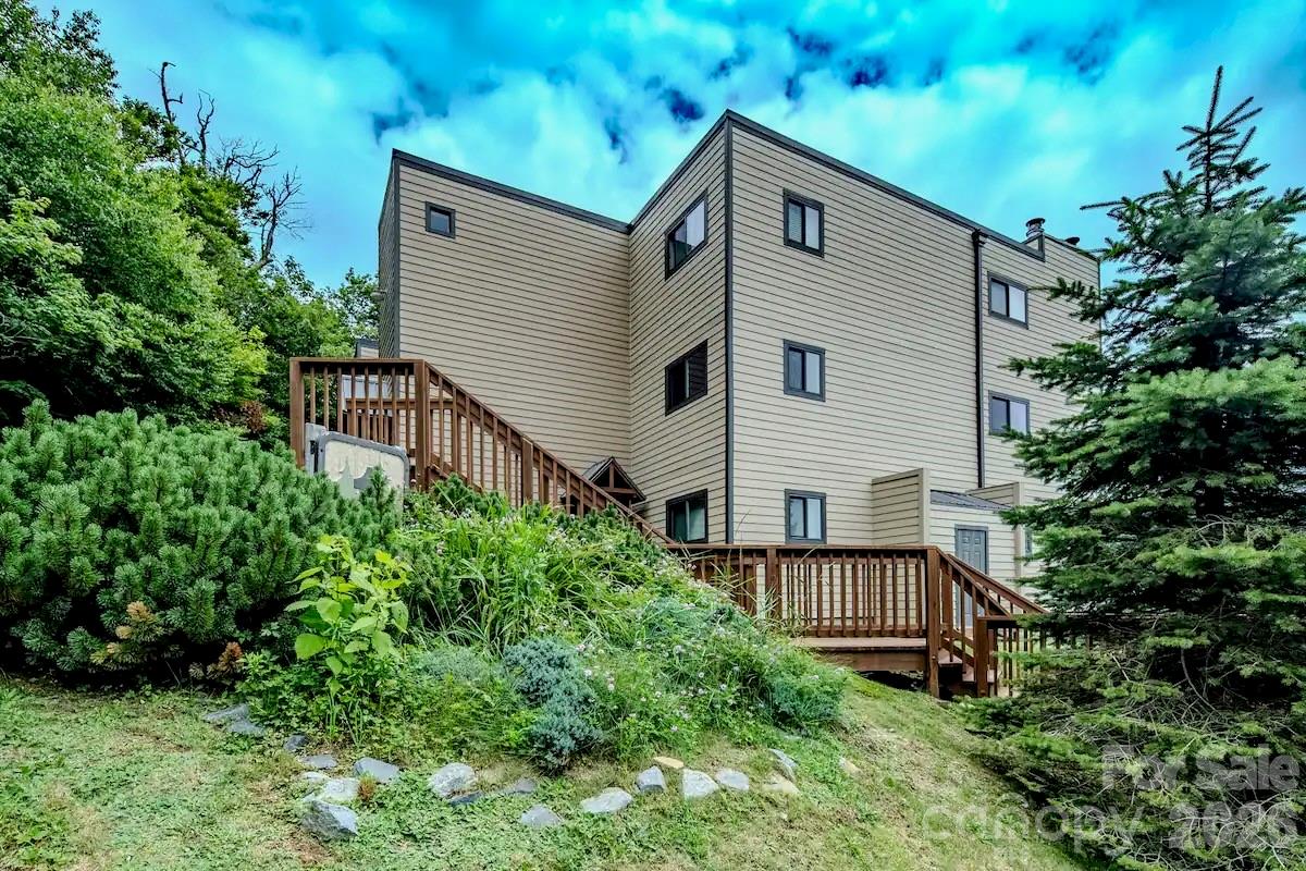 101 Sugar Ski Drive — photo
