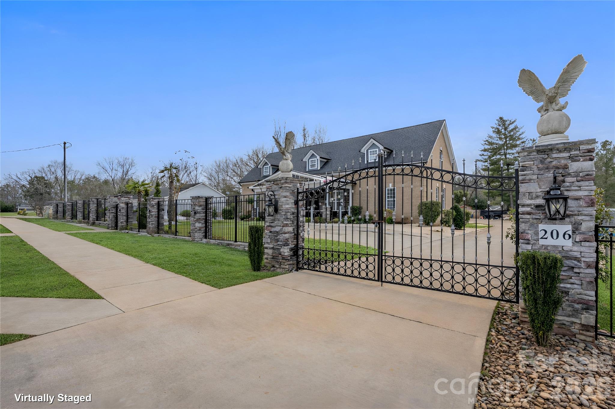 206 Cedar Drive — photo