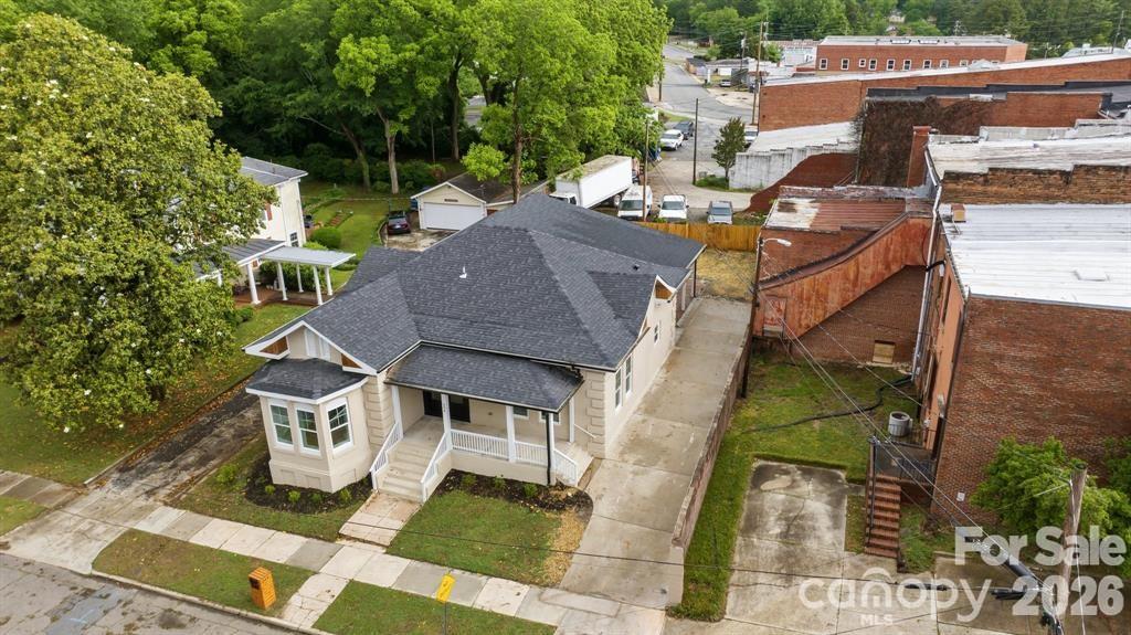 204 W Wade Street — photo