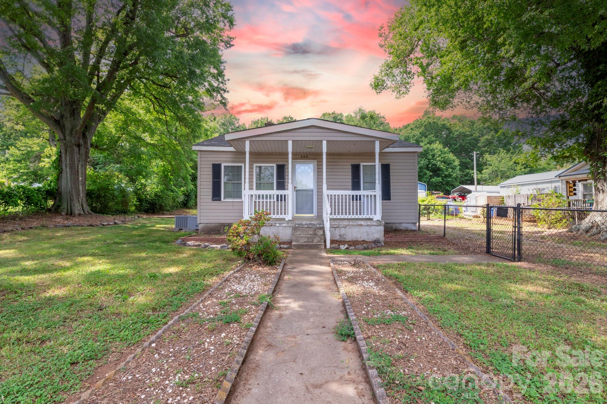 205 Stowe Acres Road — photo