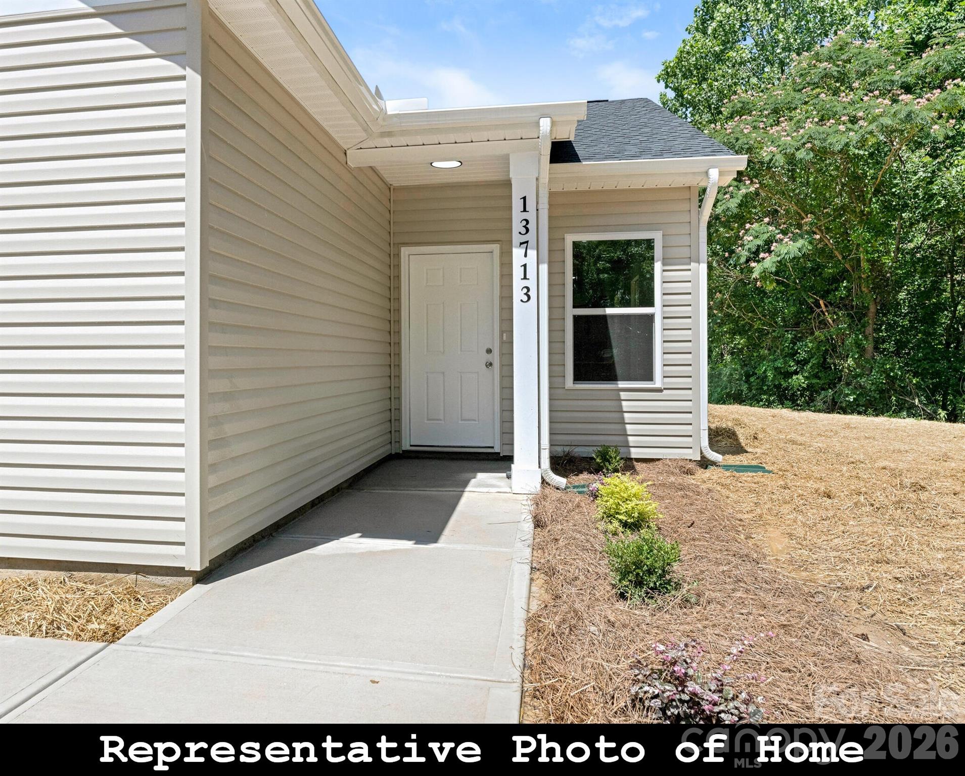 962 S Hoskins Road — photo