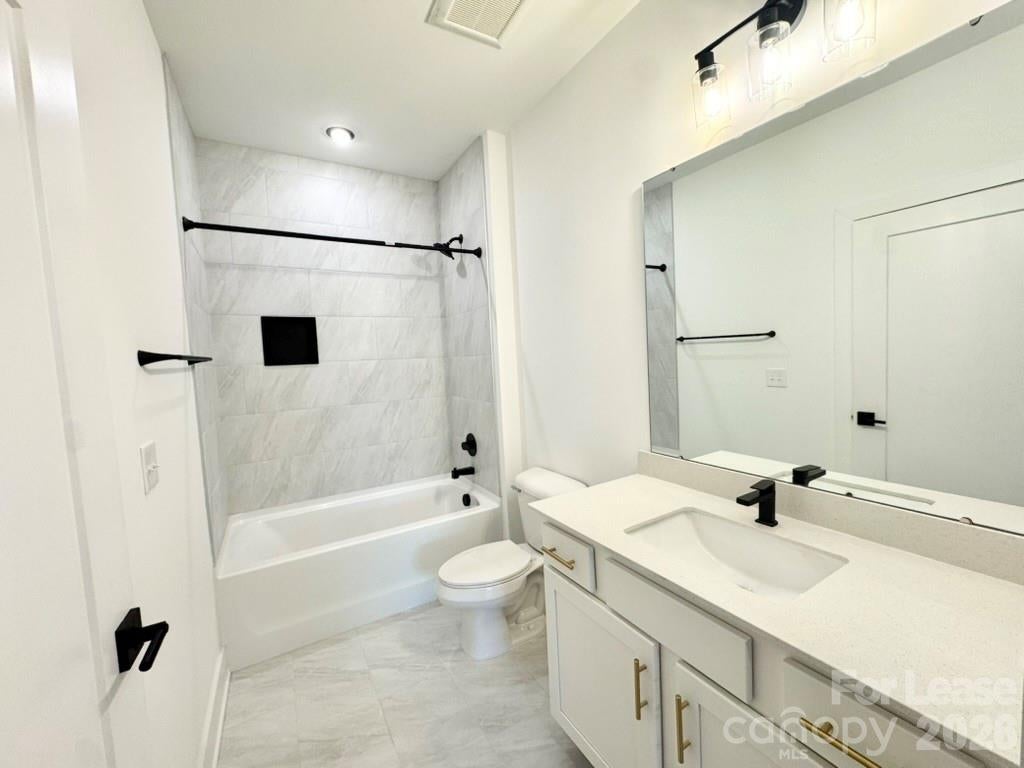 175 W Black Street 309 — photo