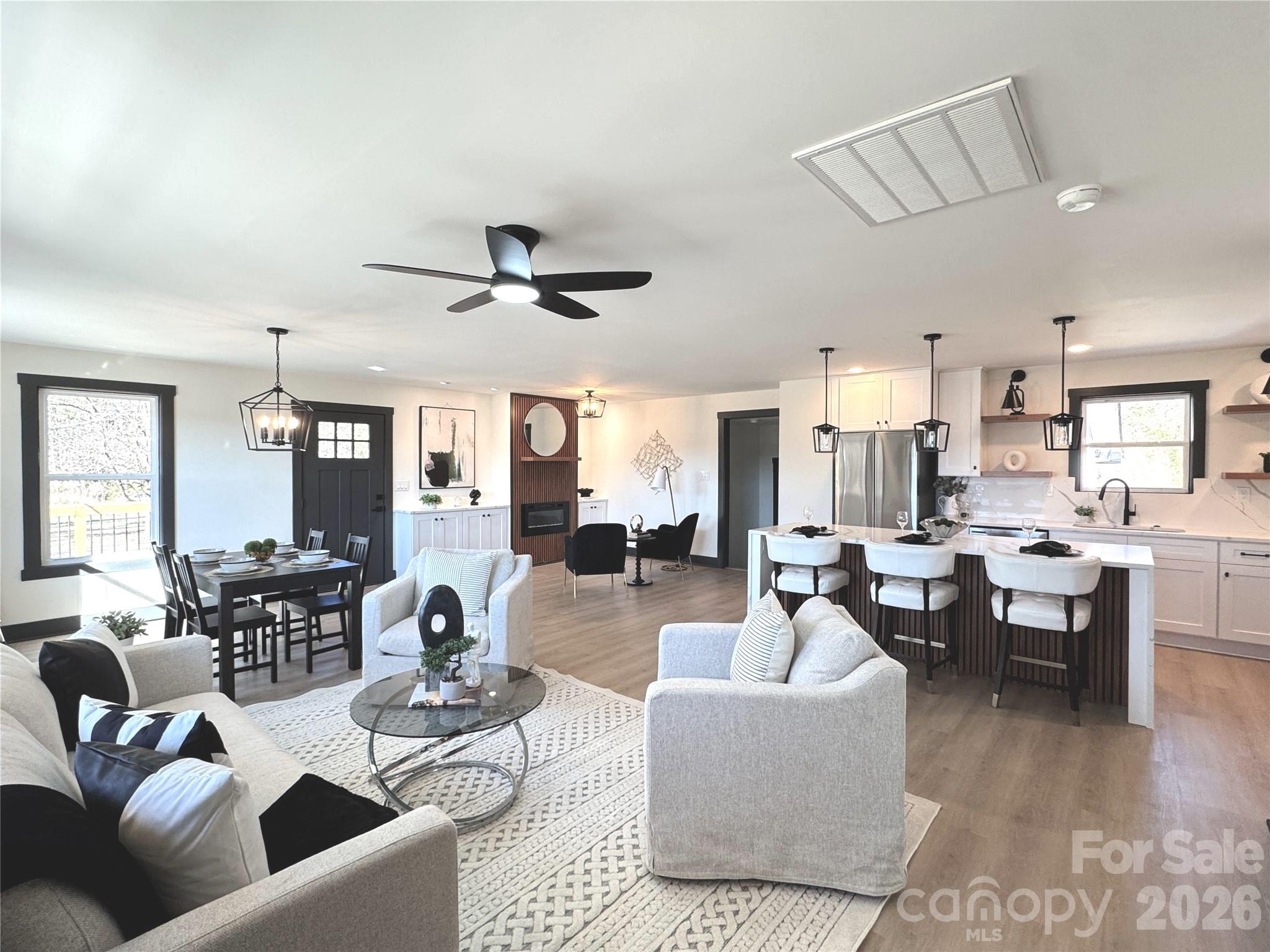 5916 Griffith Road — photo