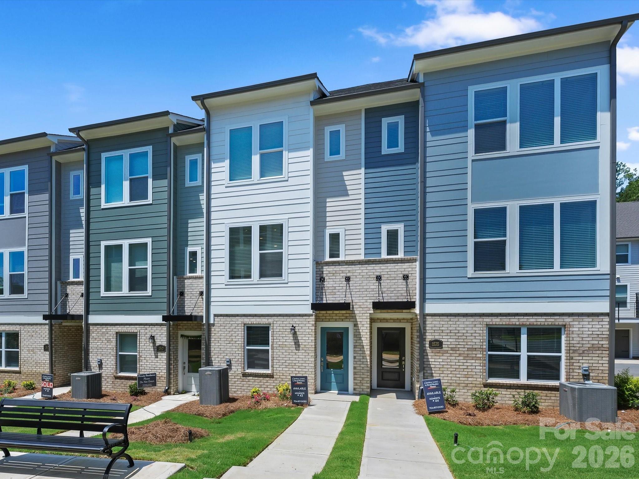 1535 Lithium Lane — photo