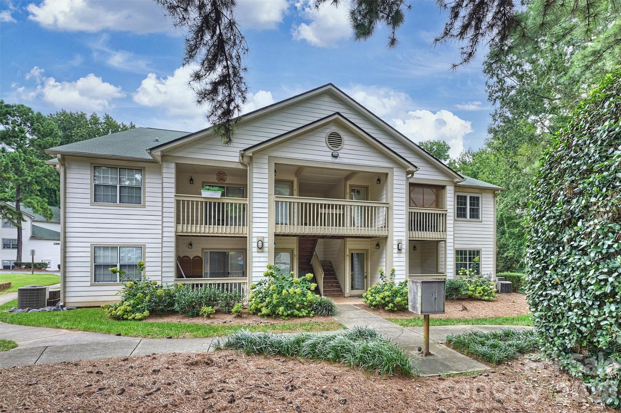 1031 Churchill Downs Court H — photo