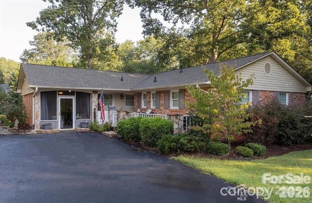 211 General Stonewall Jackson Drive — photo