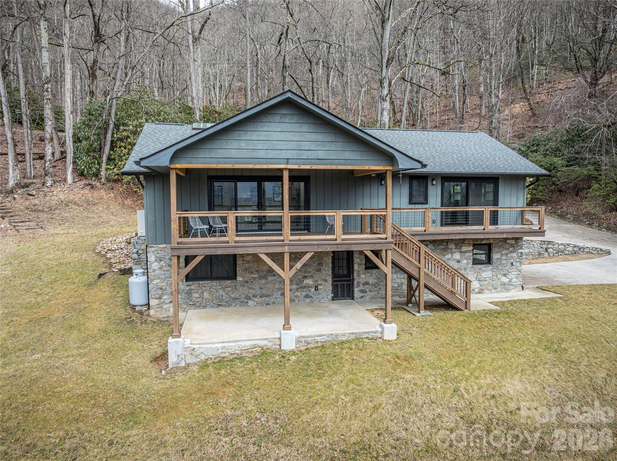 453 Friendly Acres Drive — photo