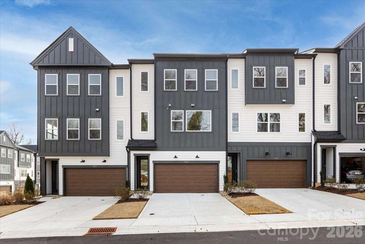 909 Archway Lane — photo