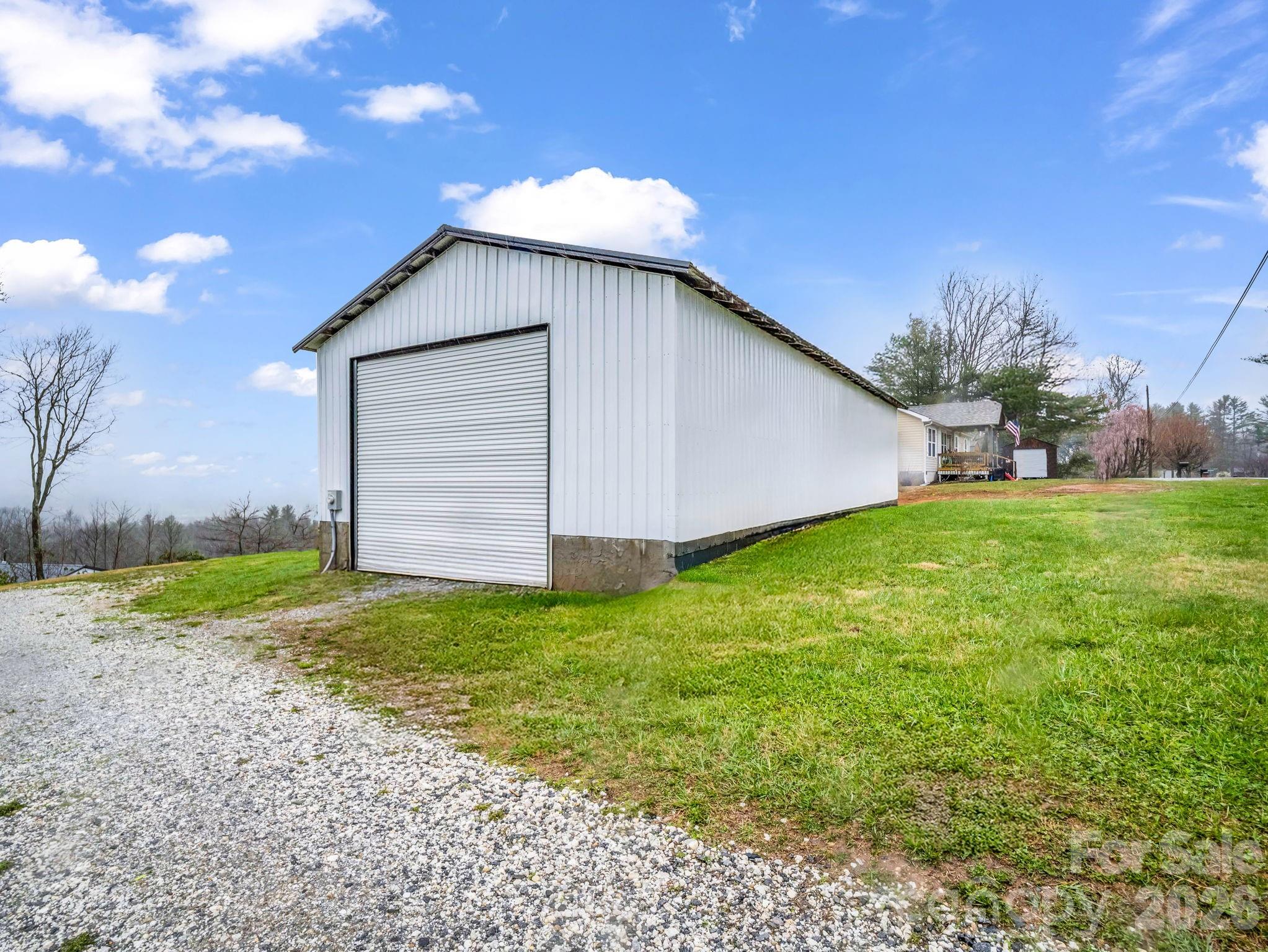 1086 Carters Ridge Road — photo